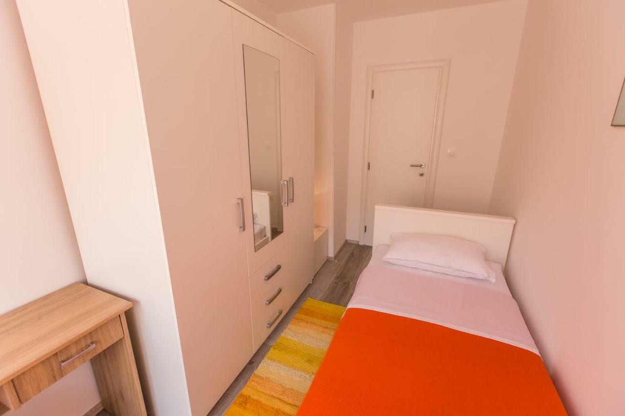 Apartment Amelia Пула Екстериор снимка